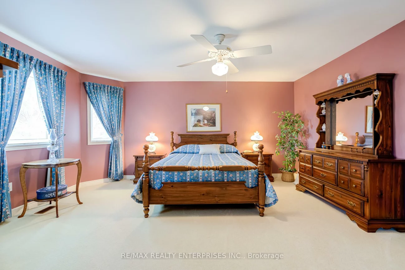 2439, Deer Run, 1014 - QE Queen Elizabeth, Oakville