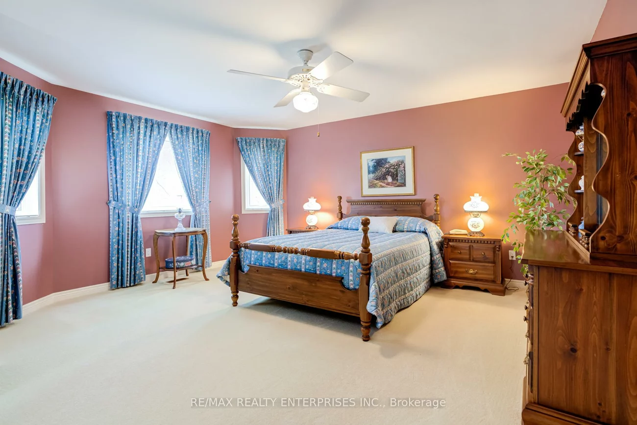 2439, Deer Run, 1014 - QE Queen Elizabeth, Oakville