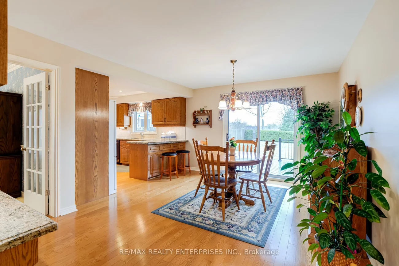 2439, Deer Run, 1014 - QE Queen Elizabeth, Oakville