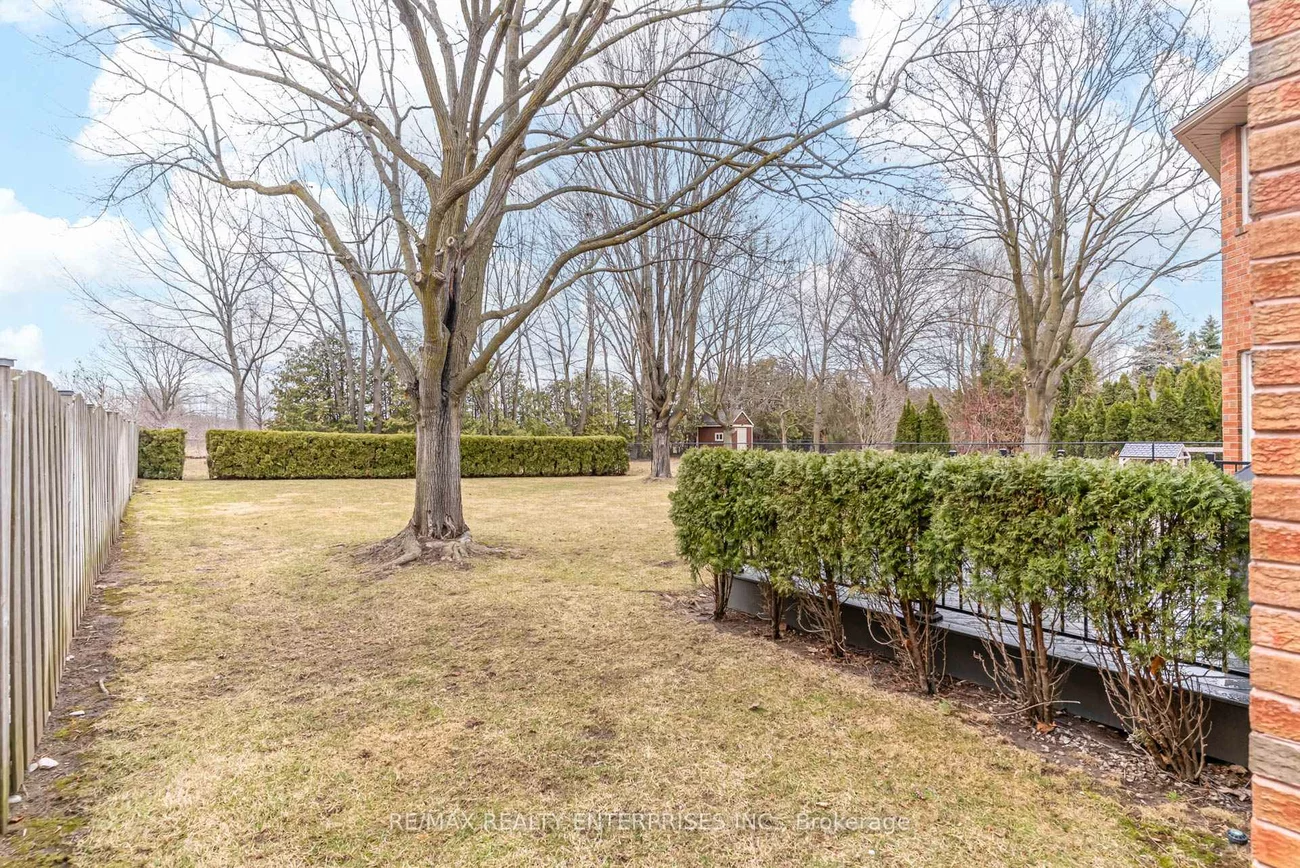 2439, Deer Run, 1014 - QE Queen Elizabeth, Oakville