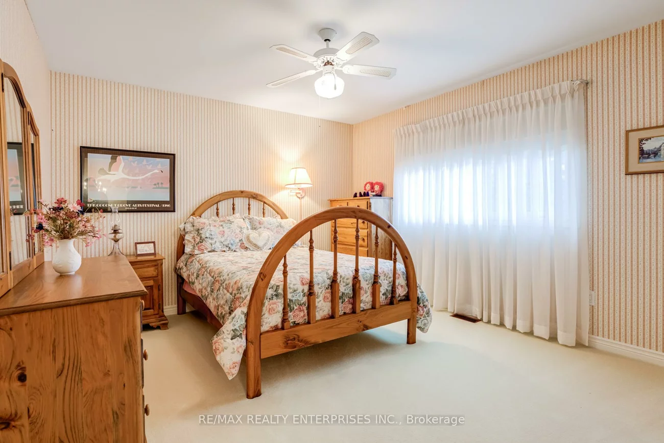 2439, Deer Run, 1014 - QE Queen Elizabeth, Oakville