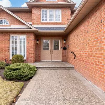 2439, Deer Run, 1014 - QE Queen Elizabeth, Oakville