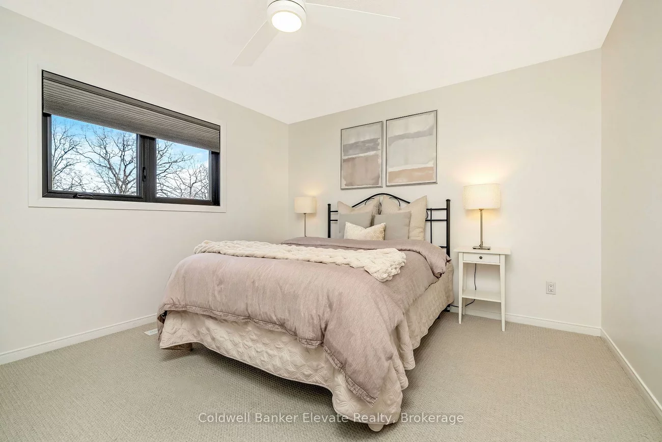 3017, Silverthorn, 1001 - BR Bronte, Oakville