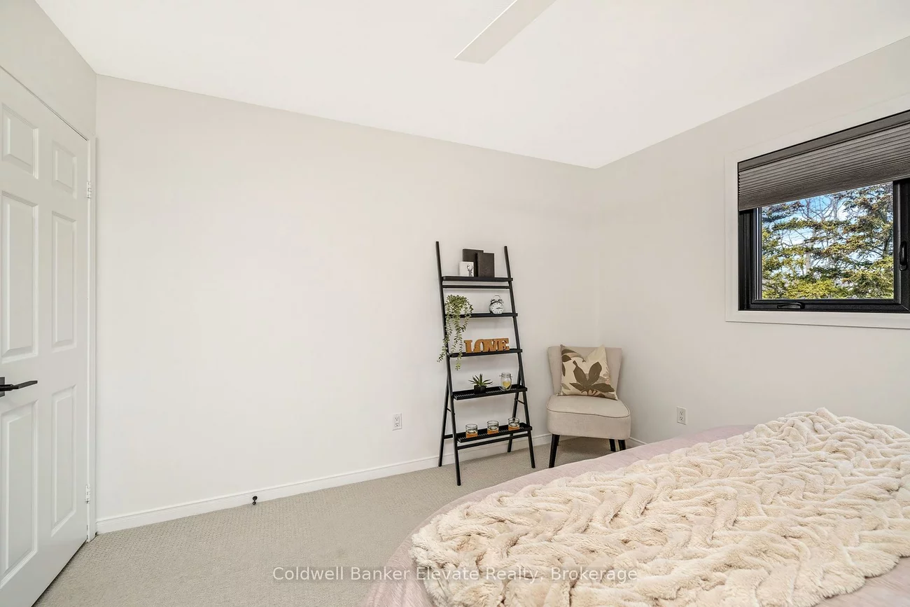 3017, Silverthorn, 1001 - BR Bronte, Oakville