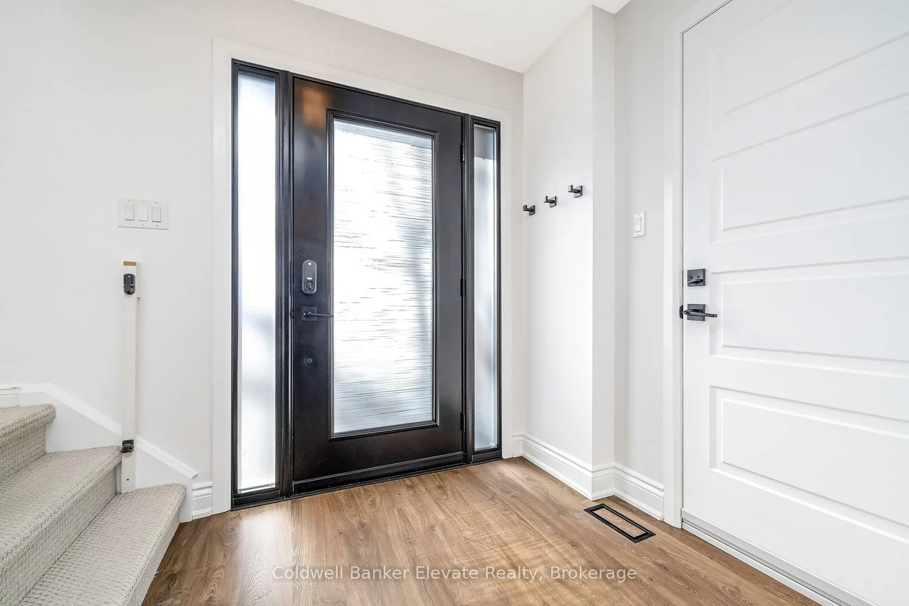 3017, Silverthorn, 1001 - BR Bronte, Oakville