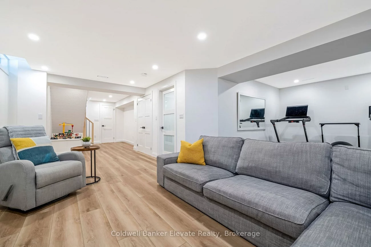 3017, Silverthorn, 1001 - BR Bronte, Oakville