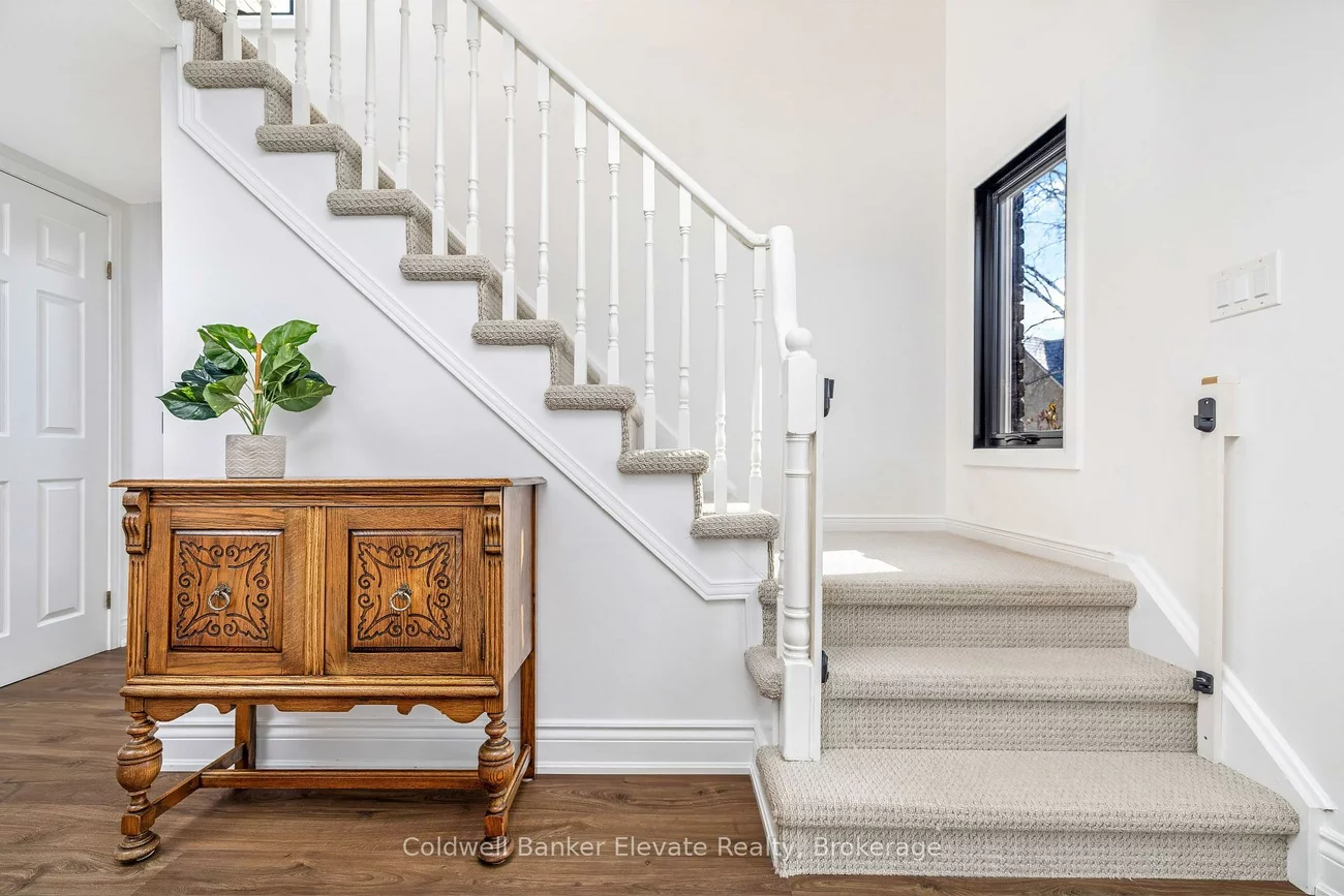 3017, Silverthorn, 1001 - BR Bronte, Oakville