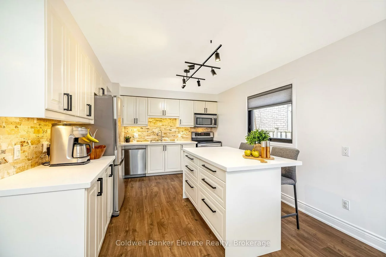 3017, Silverthorn, 1001 - BR Bronte, Oakville