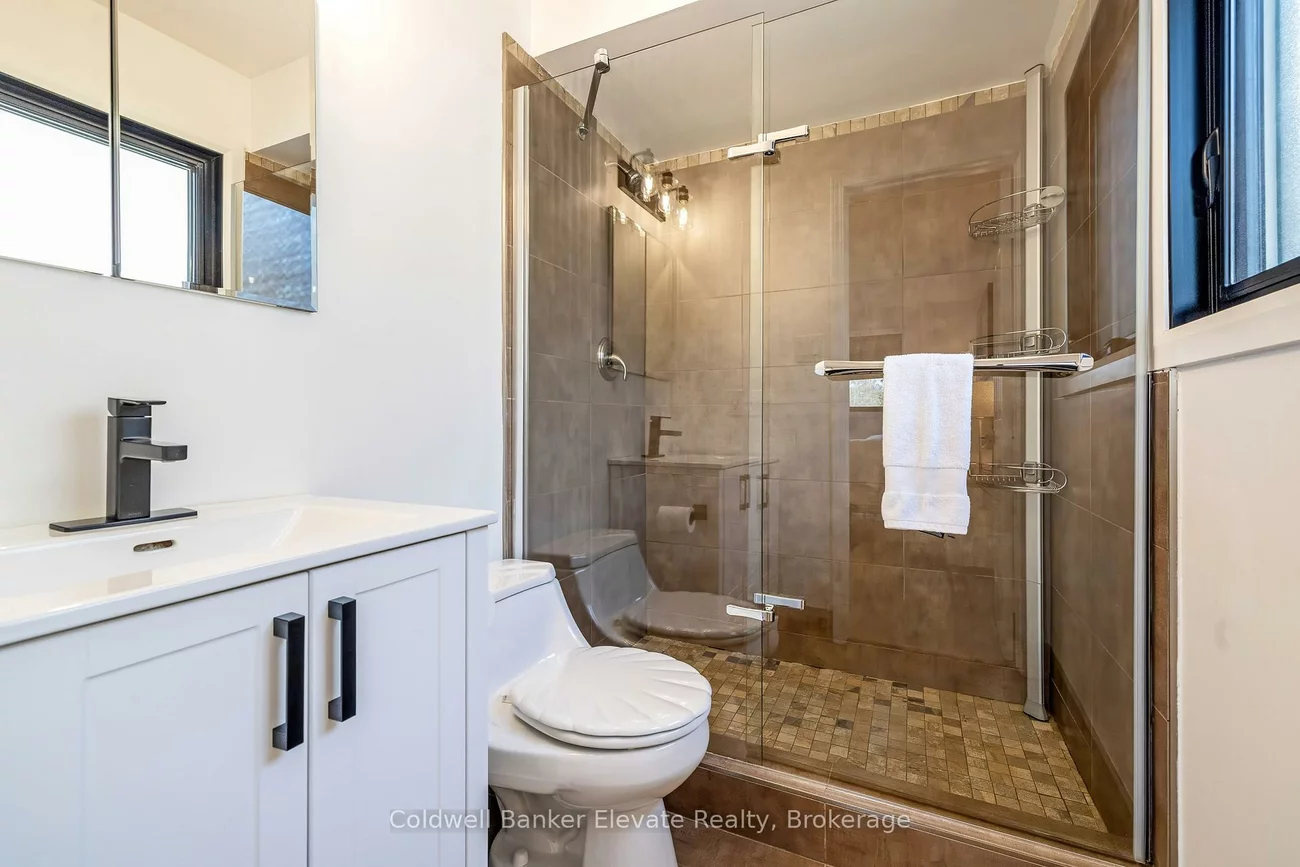 3017, Silverthorn, 1001 - BR Bronte, Oakville