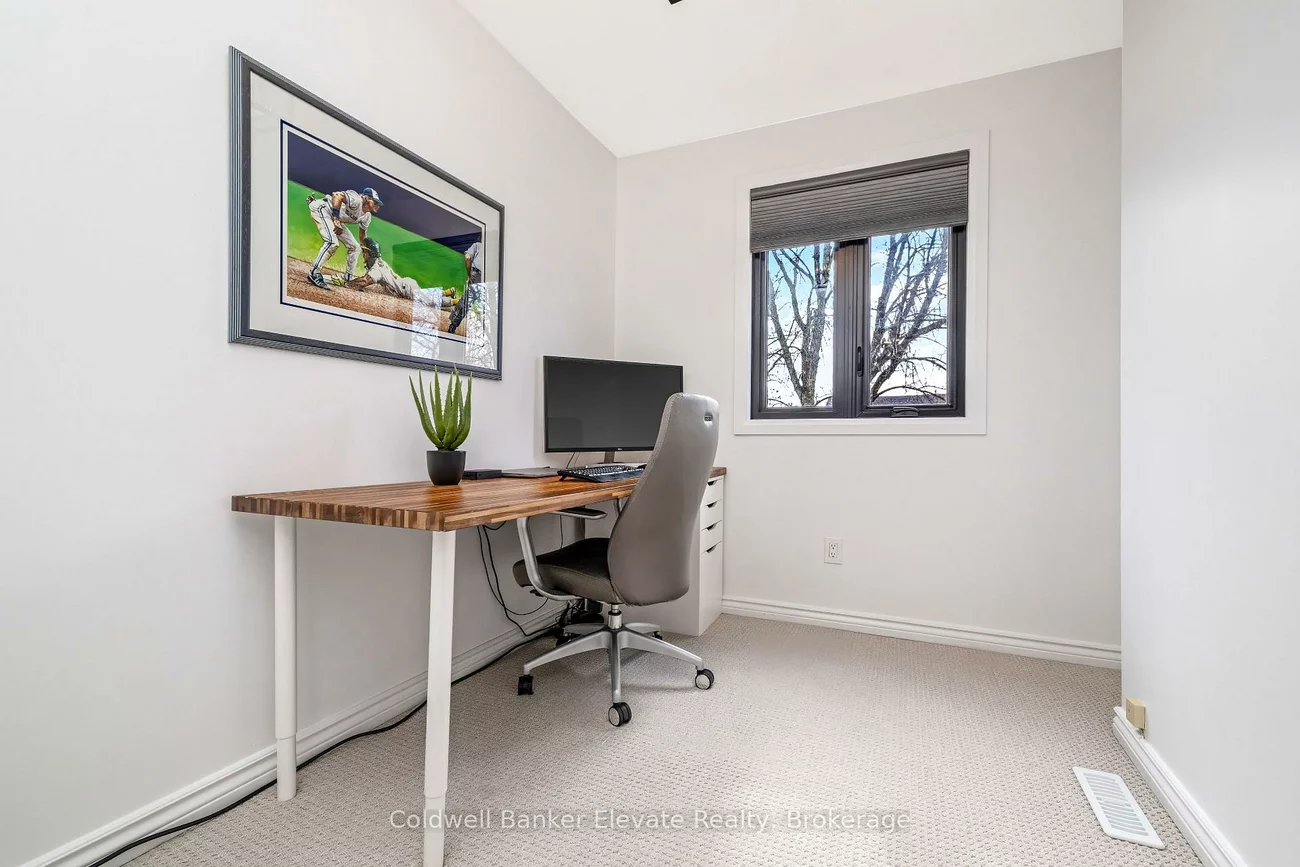 3017, Silverthorn, 1001 - BR Bronte, Oakville