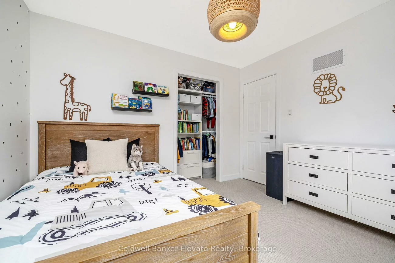 3017, Silverthorn, 1001 - BR Bronte, Oakville