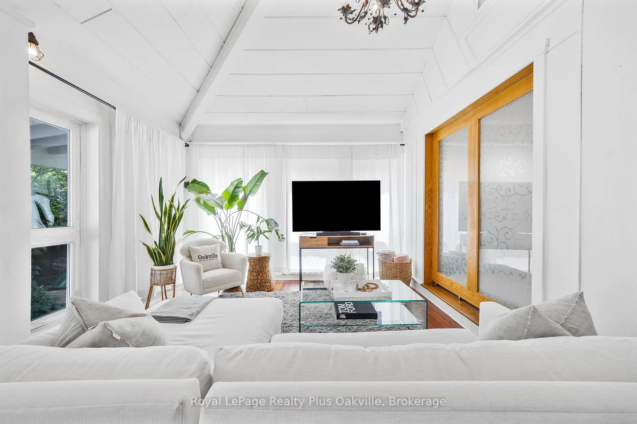 2386, Rebecca, 1001 - BR Bronte, Oakville