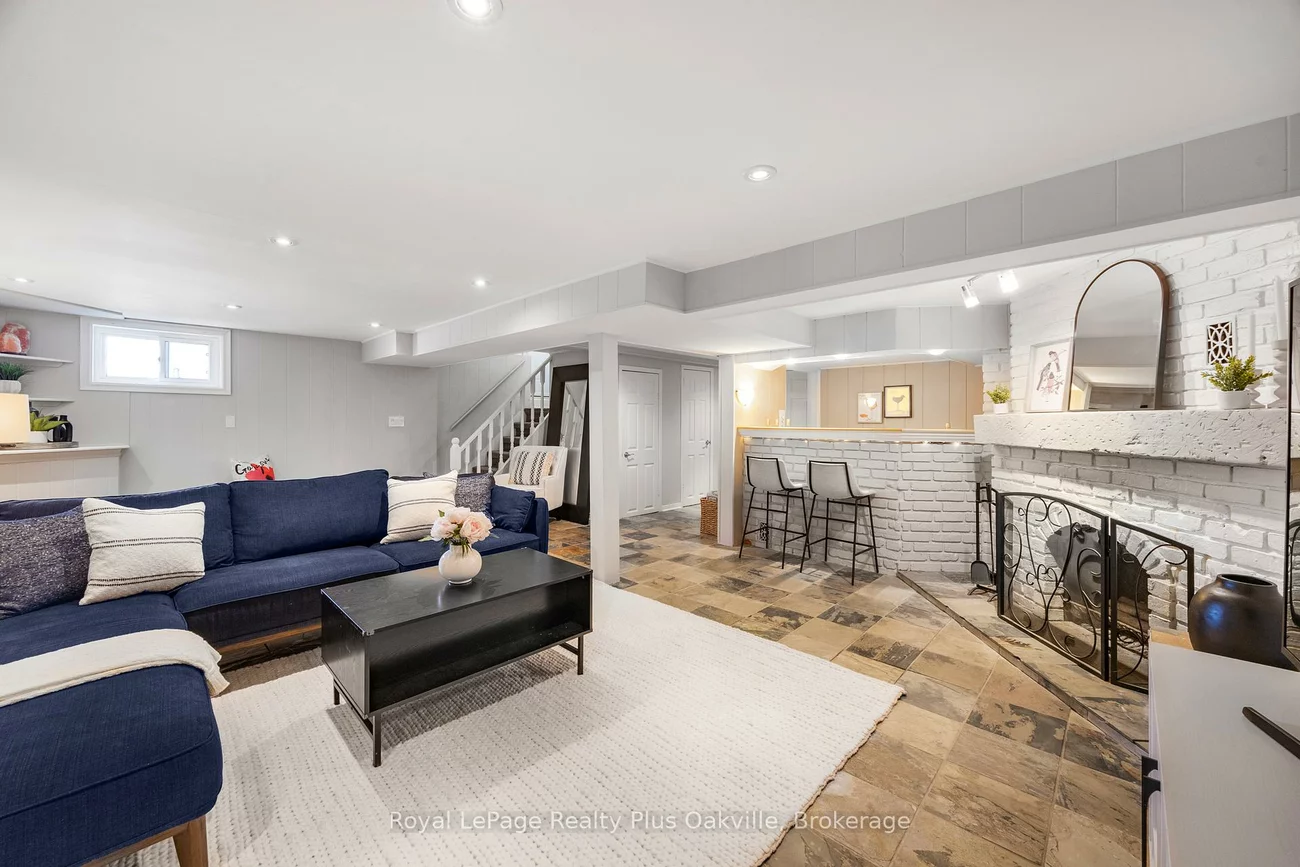 2386, Rebecca, 1001 - BR Bronte, Oakville