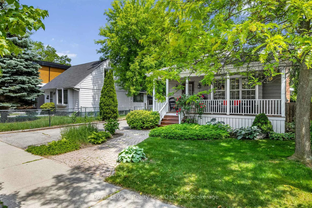 2386, Rebecca, 1001 - BR Bronte, Oakville