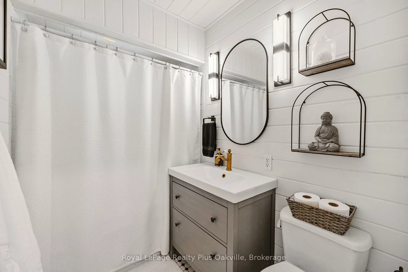 2386, Rebecca, 1001 - BR Bronte, Oakville