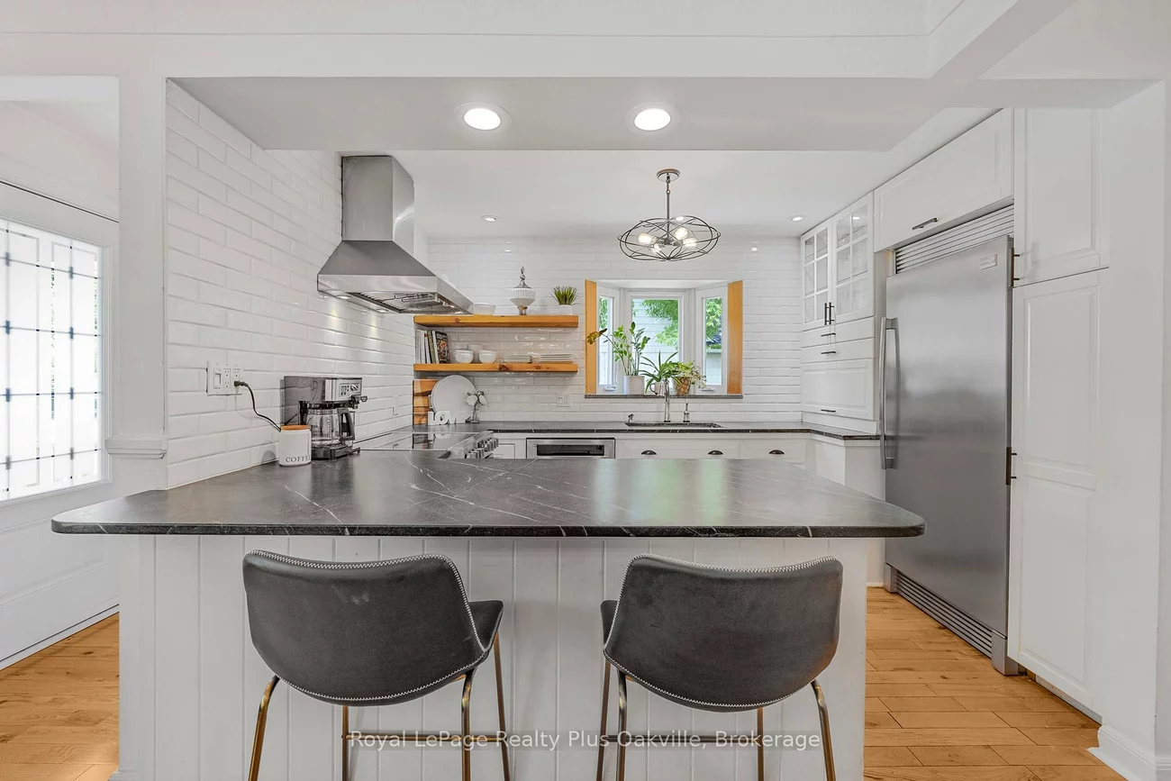 2386, Rebecca, 1001 - BR Bronte, Oakville