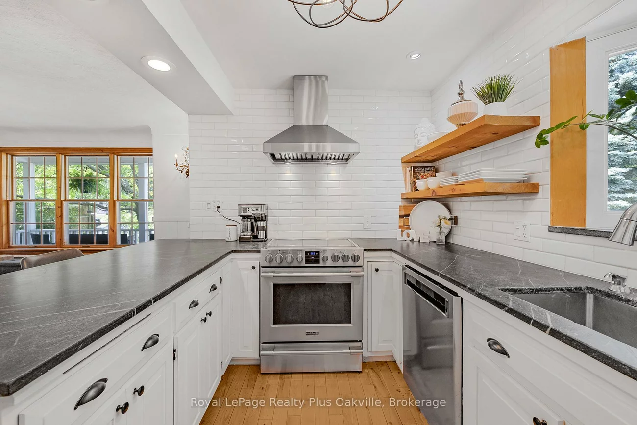 2386, Rebecca, 1001 - BR Bronte, Oakville