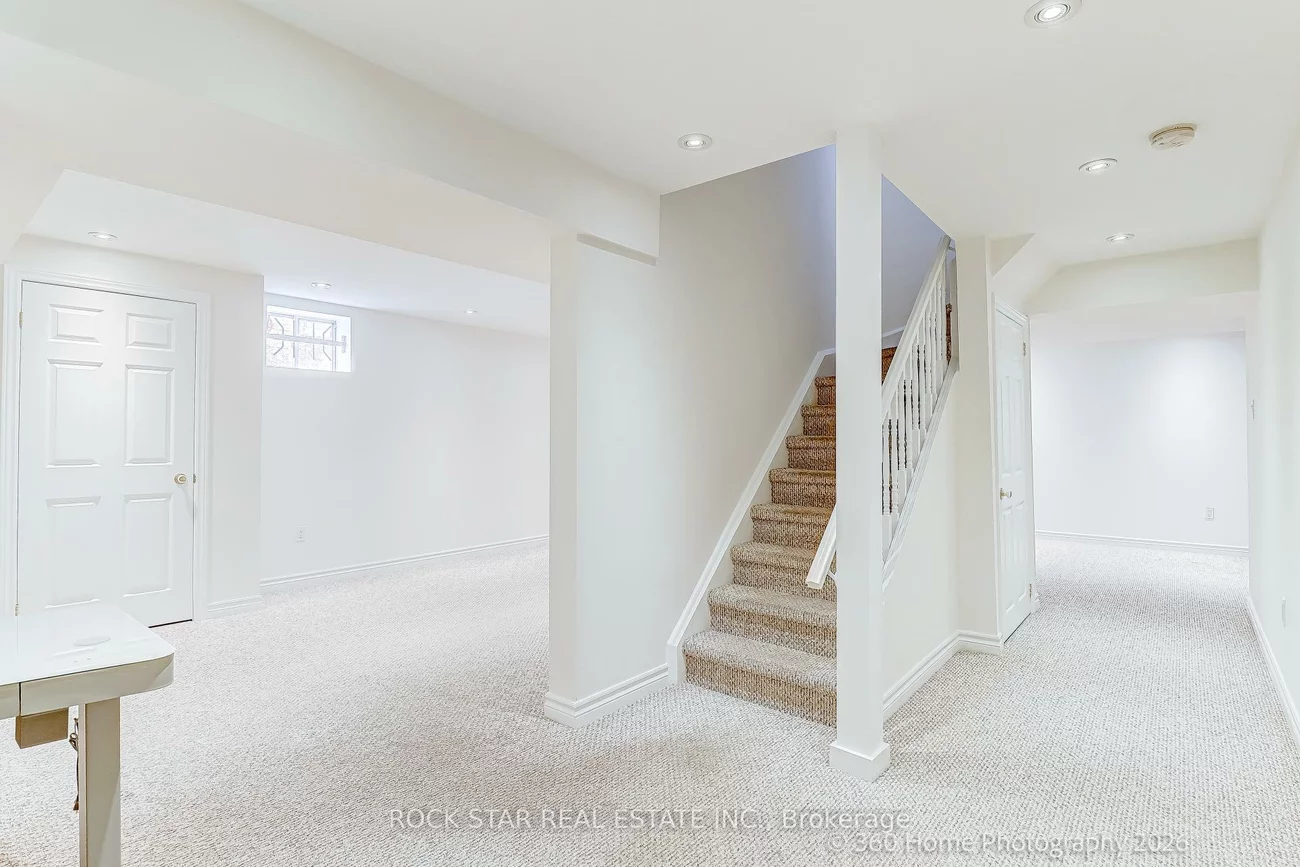 2444, Towne, 1015 - RO River Oaks, Oakville