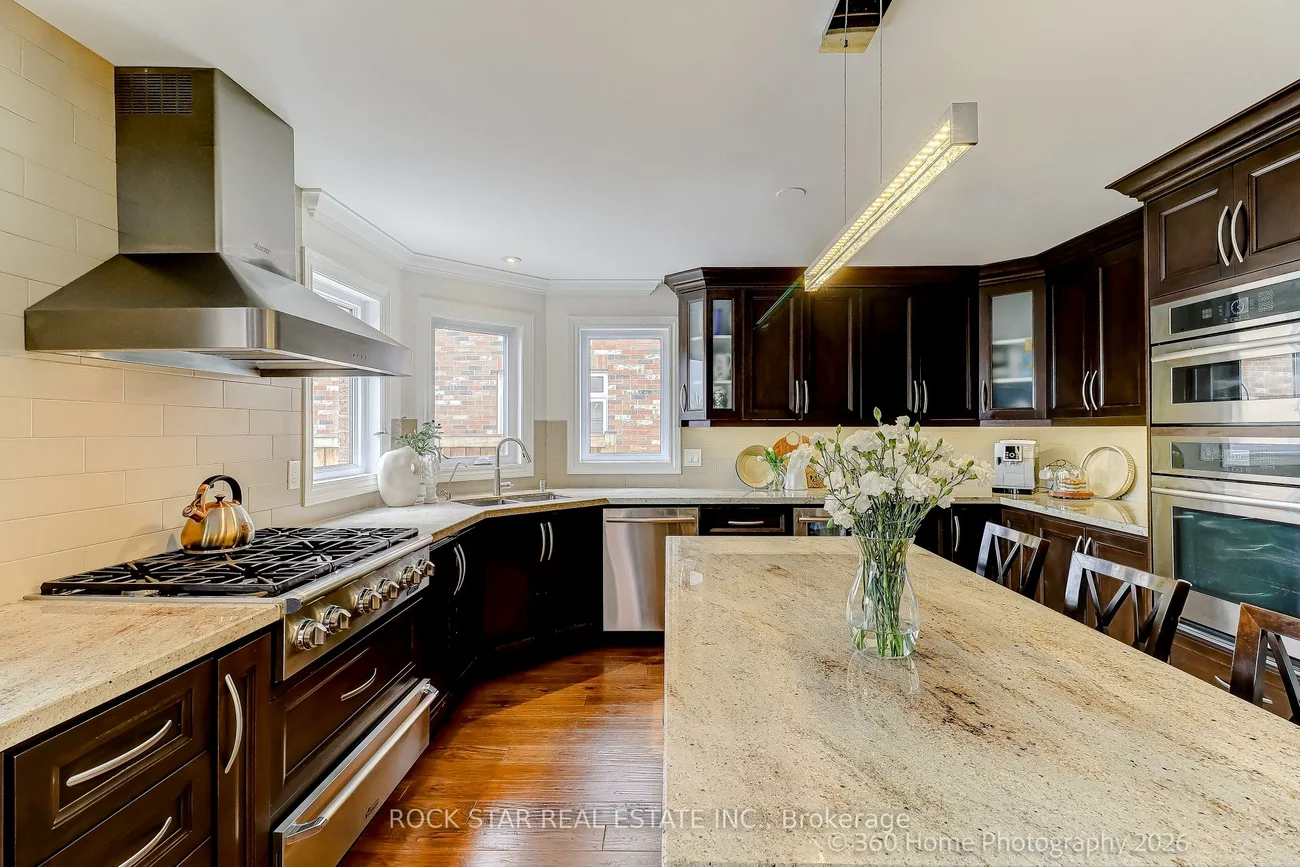 2444, Towne, 1015 - RO River Oaks, Oakville