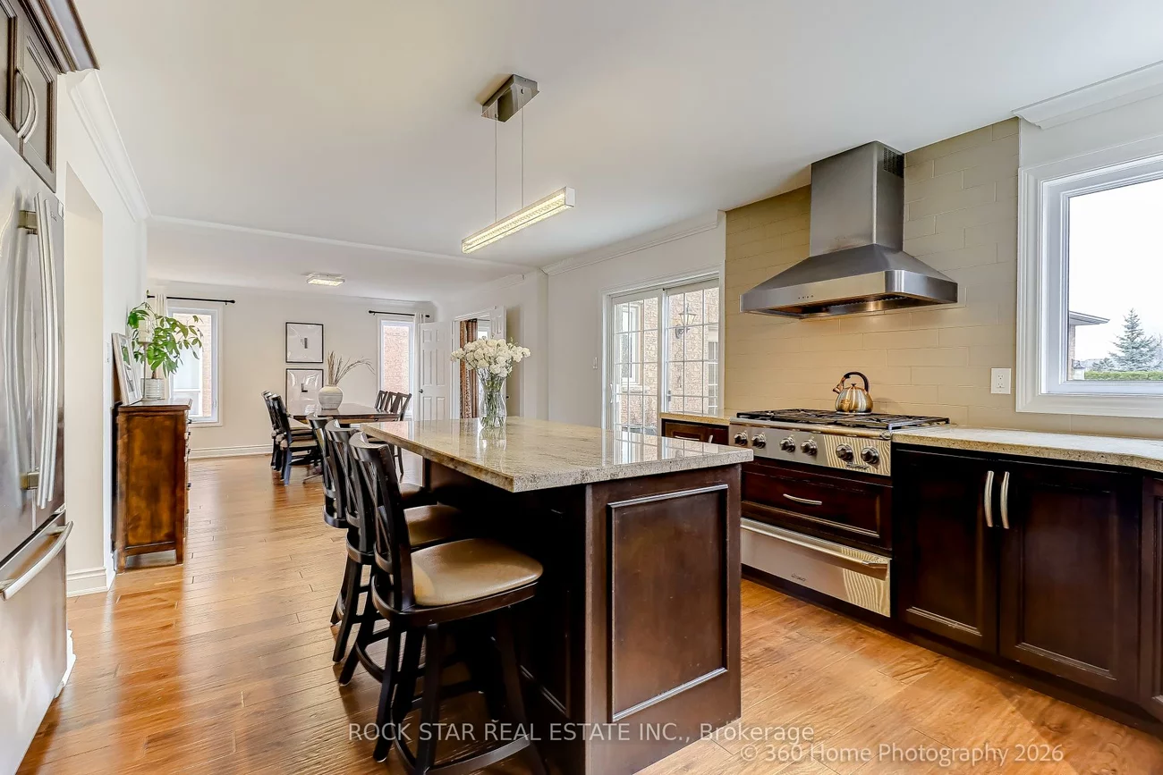 2444, Towne, 1015 - RO River Oaks, Oakville