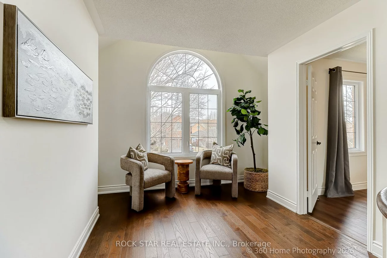 2444, Towne, 1015 - RO River Oaks, Oakville