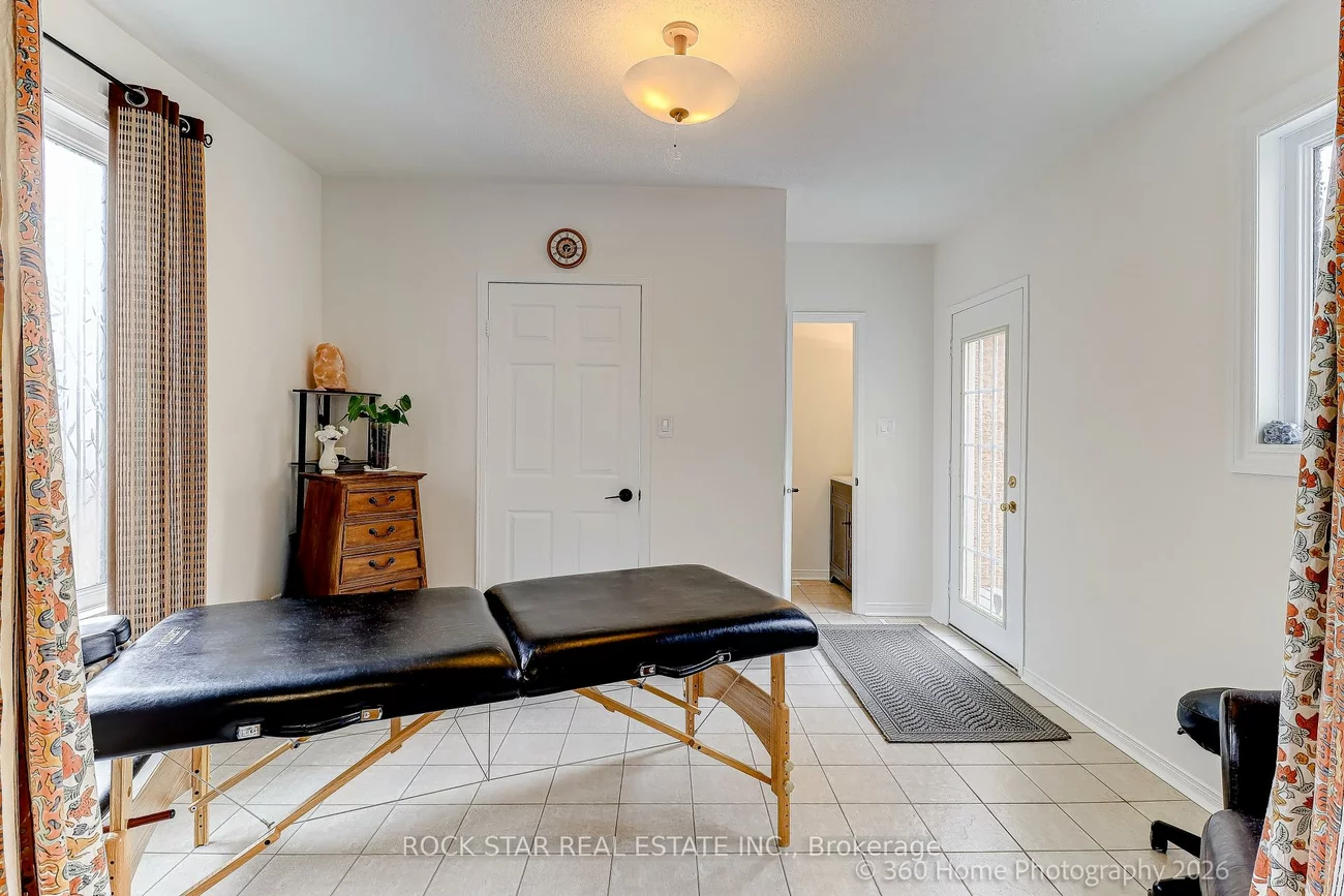 2444, Towne, 1015 - RO River Oaks, Oakville