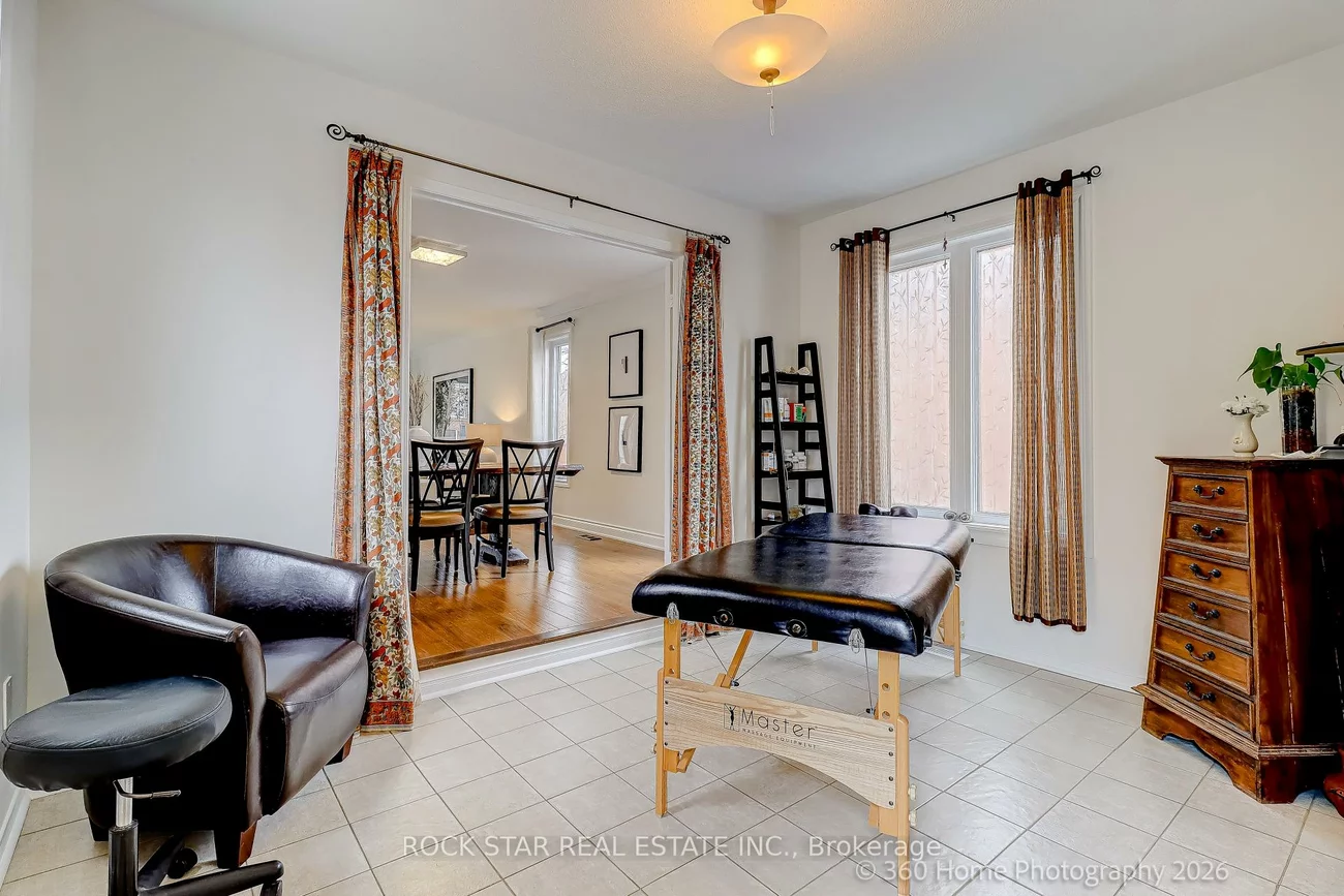 2444, Towne, 1015 - RO River Oaks, Oakville