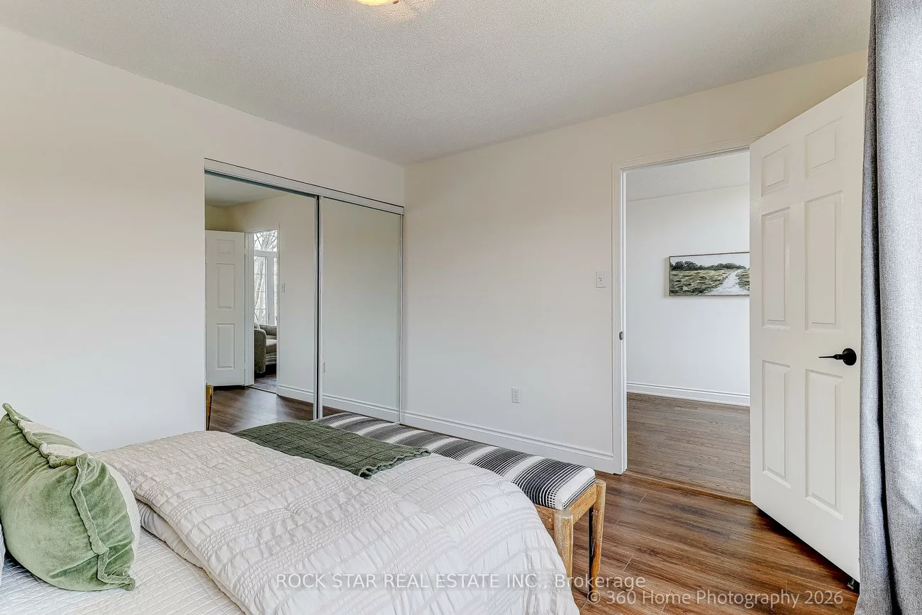 2444, Towne, 1015 - RO River Oaks, Oakville