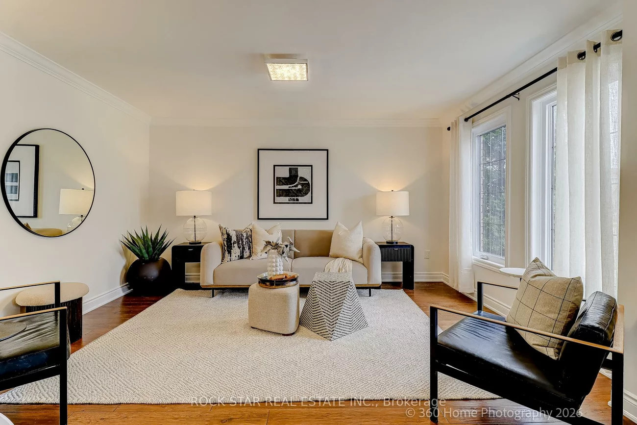 2444, Towne, 1015 - RO River Oaks, Oakville