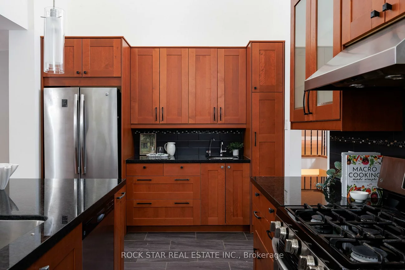 2144, Shelley, 1020 - WO West, Oakville