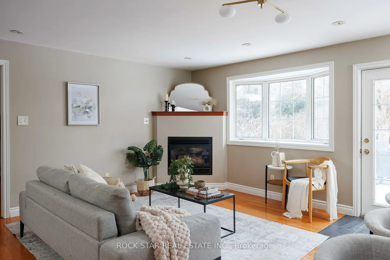 2144, Shelley, 1020 - WO West, Oakville