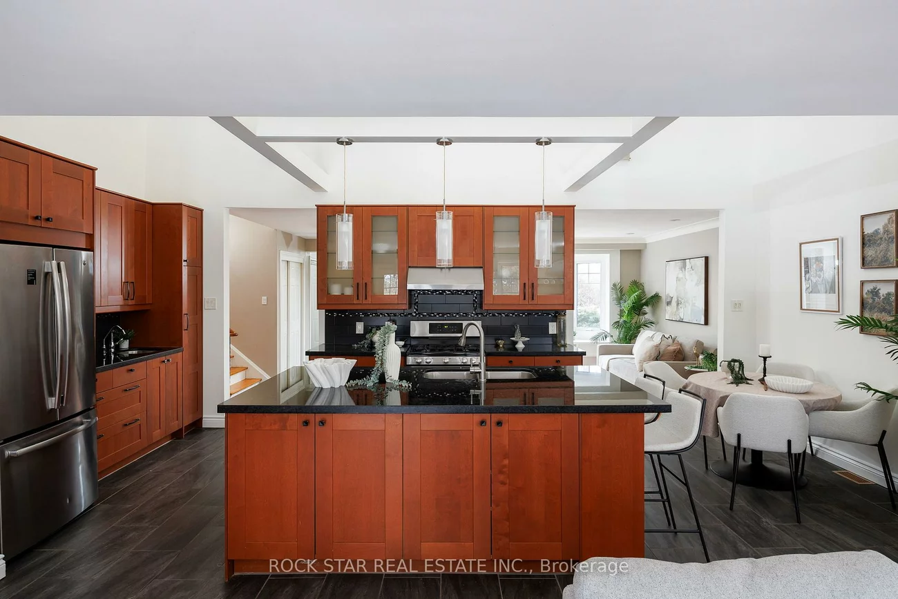 2144, Shelley, 1020 - WO West, Oakville