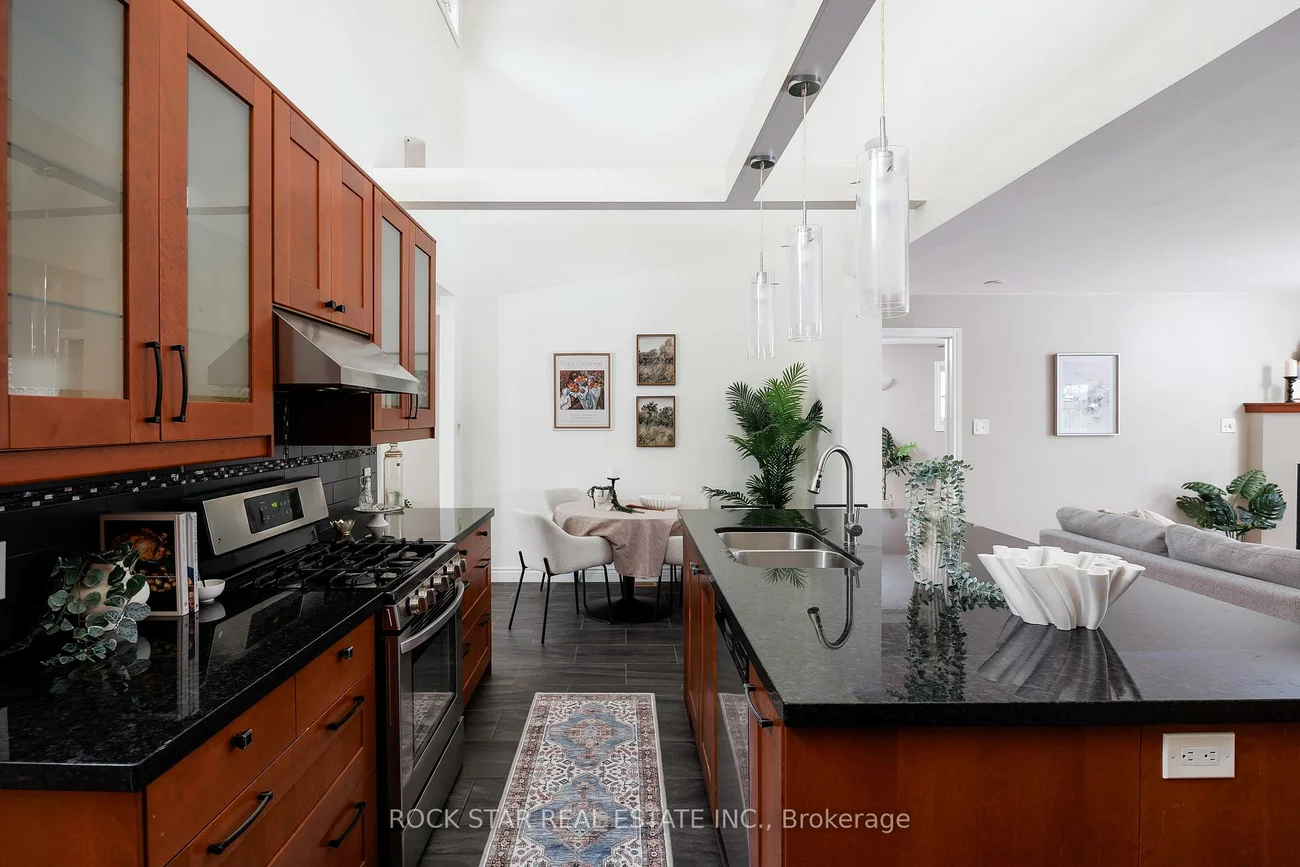 2144, Shelley, 1020 - WO West, Oakville