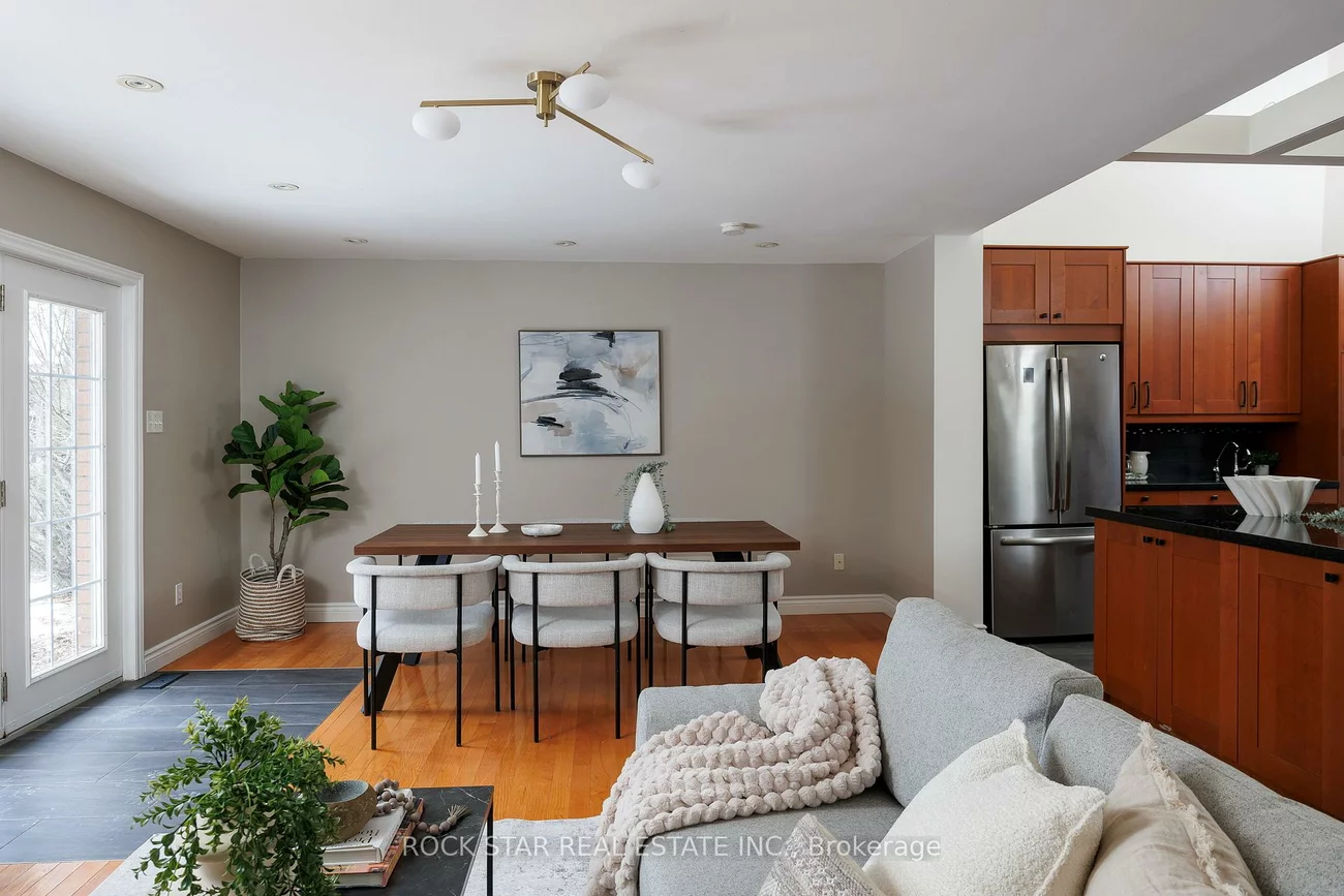 2144, Shelley, 1020 - WO West, Oakville