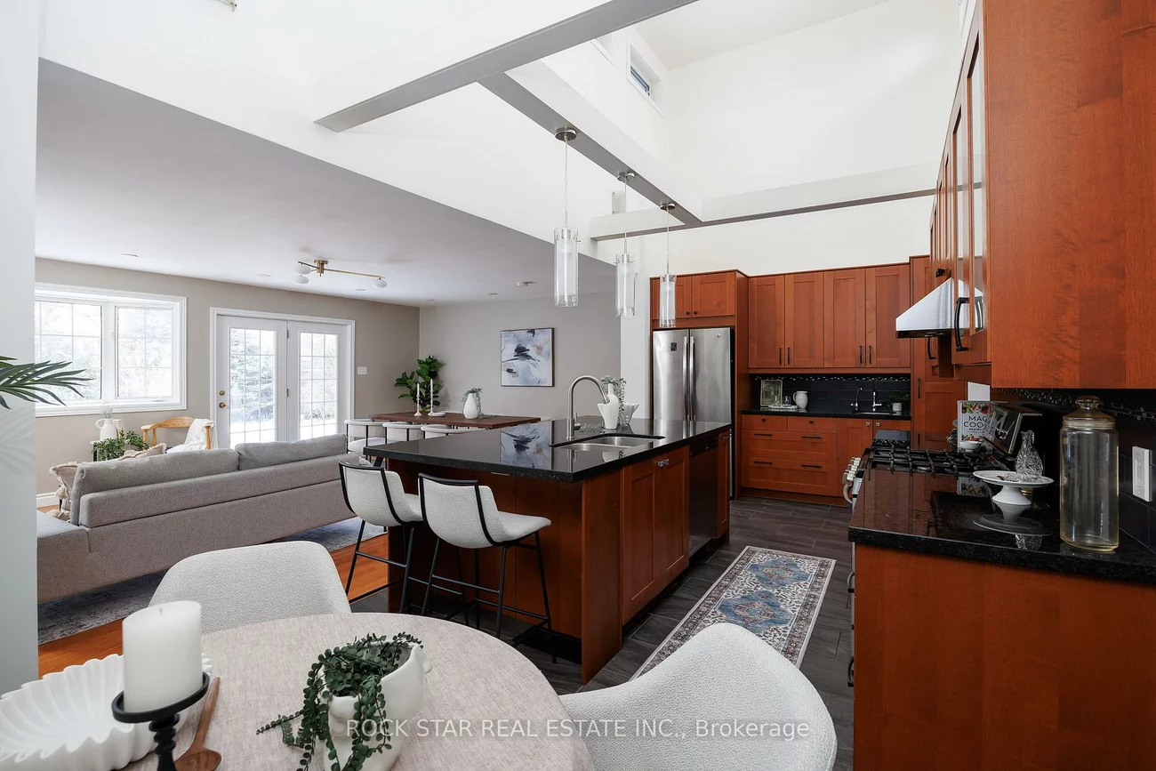 2144, Shelley, 1020 - WO West, Oakville