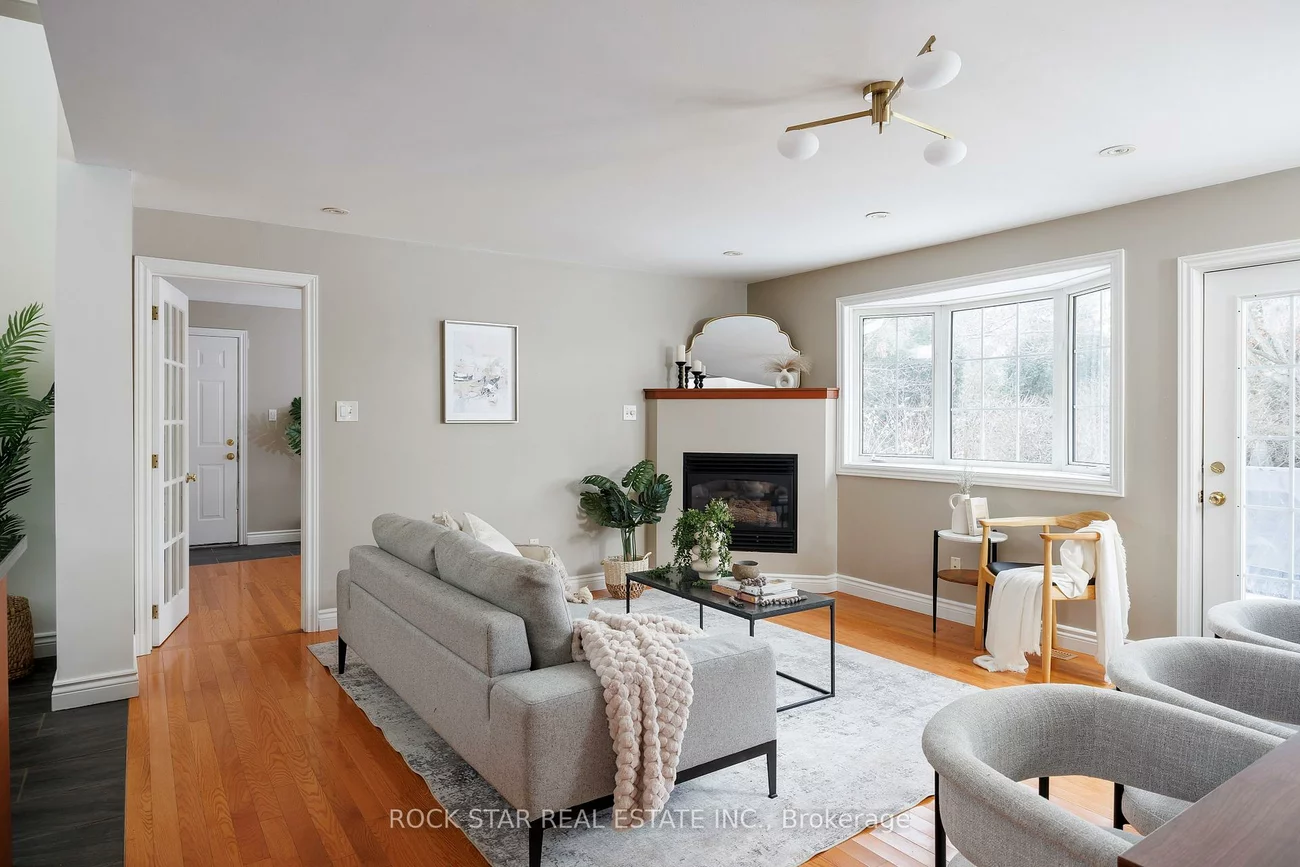 2144, Shelley, 1020 - WO West, Oakville