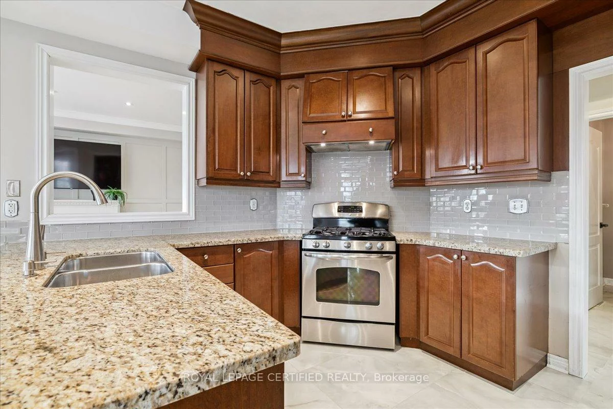 2523, Highmount, 1019 - WM Westmount, Oakville