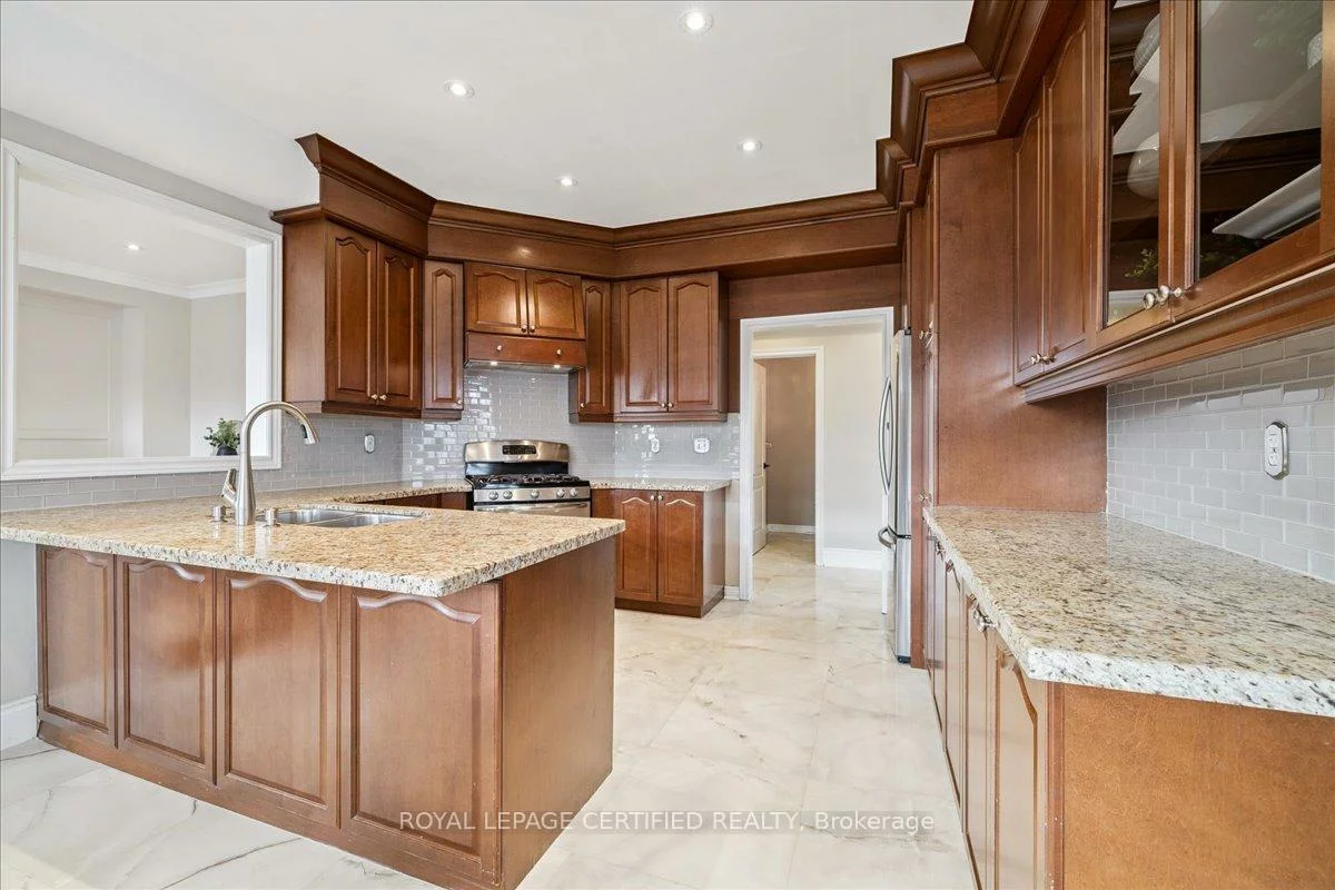2523, Highmount, 1019 - WM Westmount, Oakville