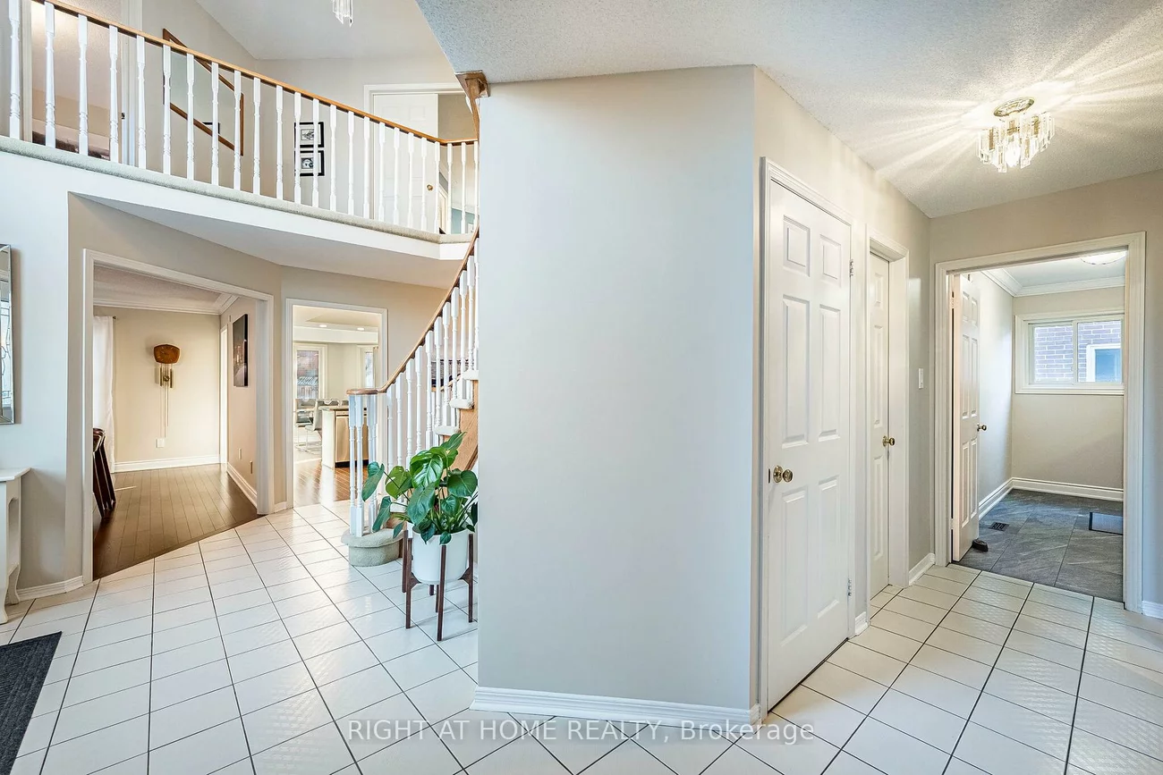 1114, Ballantry, 1018 - WC Wedgewood Creek, Oakville