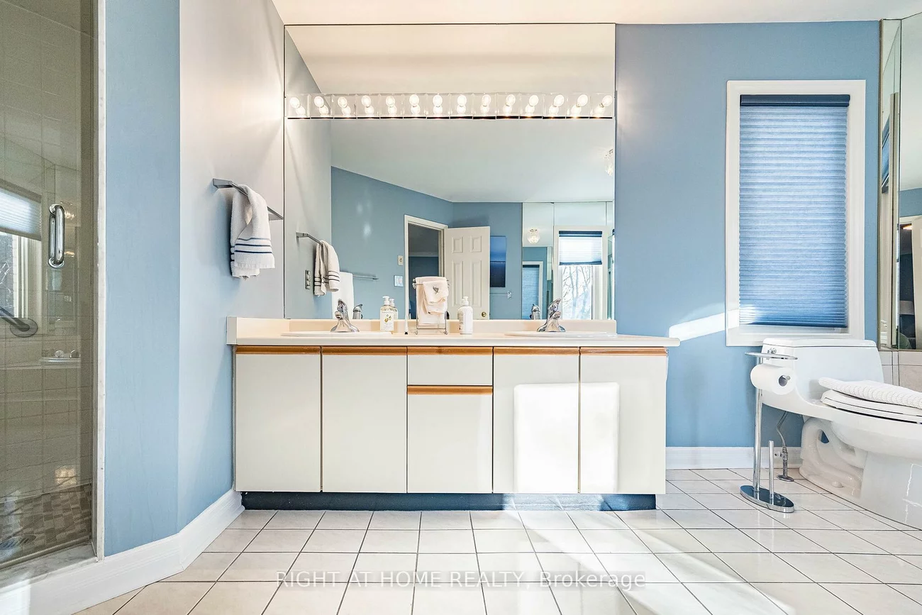 1114, Ballantry, 1018 - WC Wedgewood Creek, Oakville