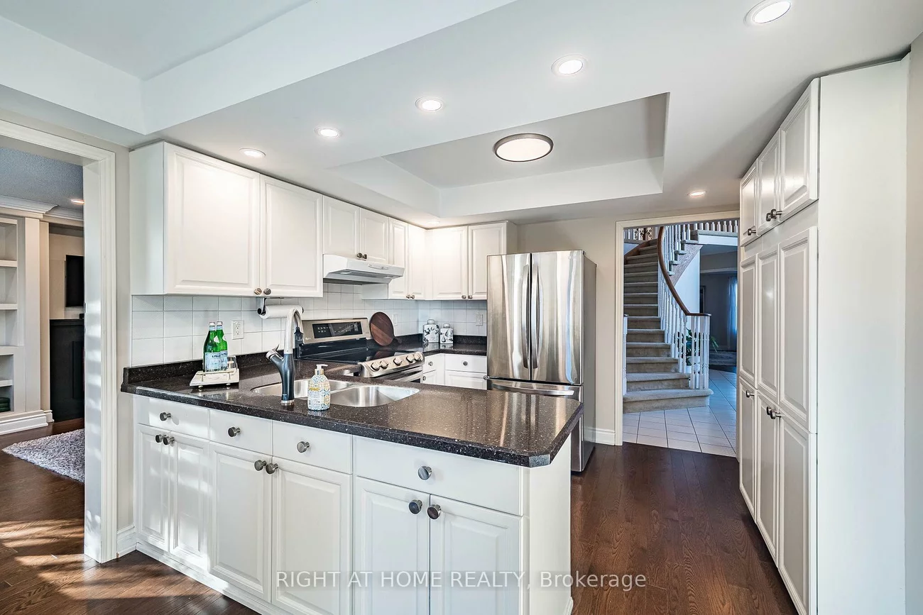 1114, Ballantry, 1018 - WC Wedgewood Creek, Oakville