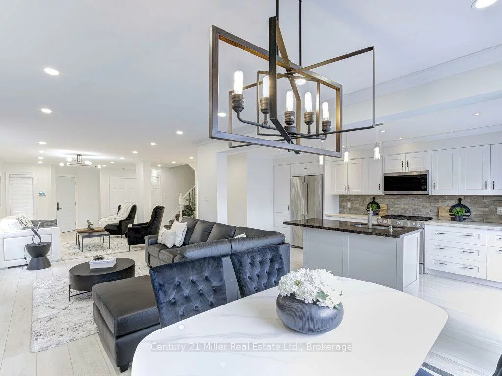 2094, Redstone, 1019 - WM Westmount, Oakville