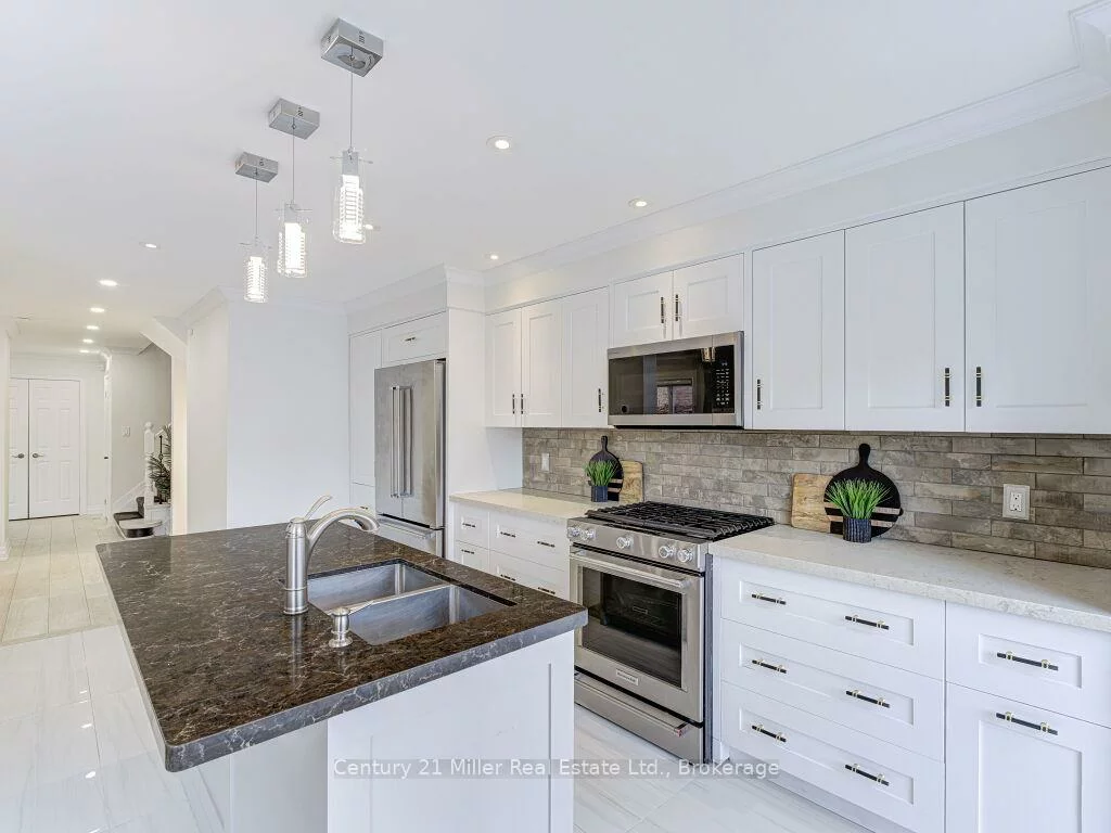 2094, Redstone, 1019 - WM Westmount, Oakville