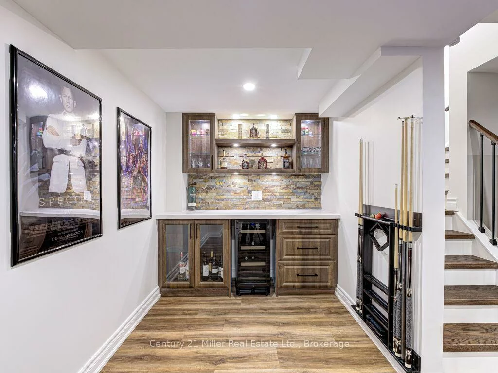 2094, Redstone, 1019 - WM Westmount, Oakville