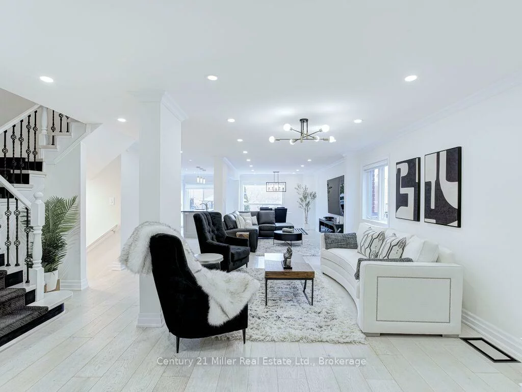 2094, Redstone, 1019 - WM Westmount, Oakville