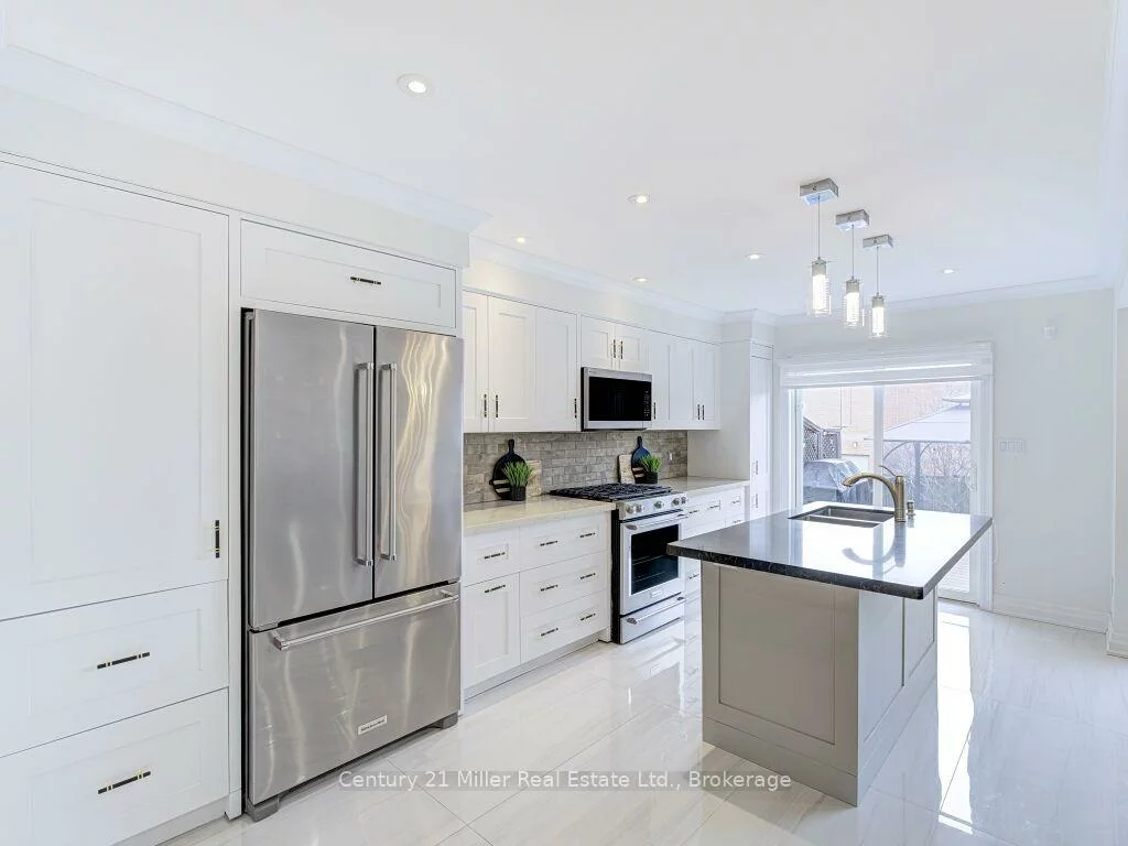 2094, Redstone, 1019 - WM Westmount, Oakville