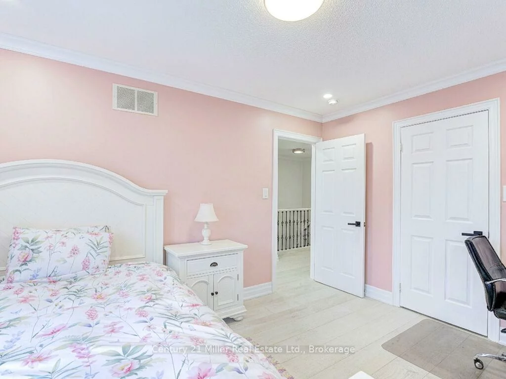 2094, Redstone, 1019 - WM Westmount, Oakville