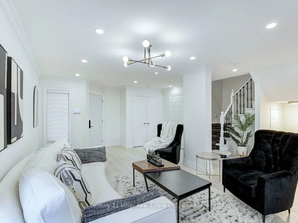 2094, Redstone, 1019 - WM Westmount, Oakville