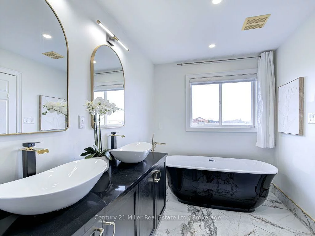 2094, Redstone, 1019 - WM Westmount, Oakville