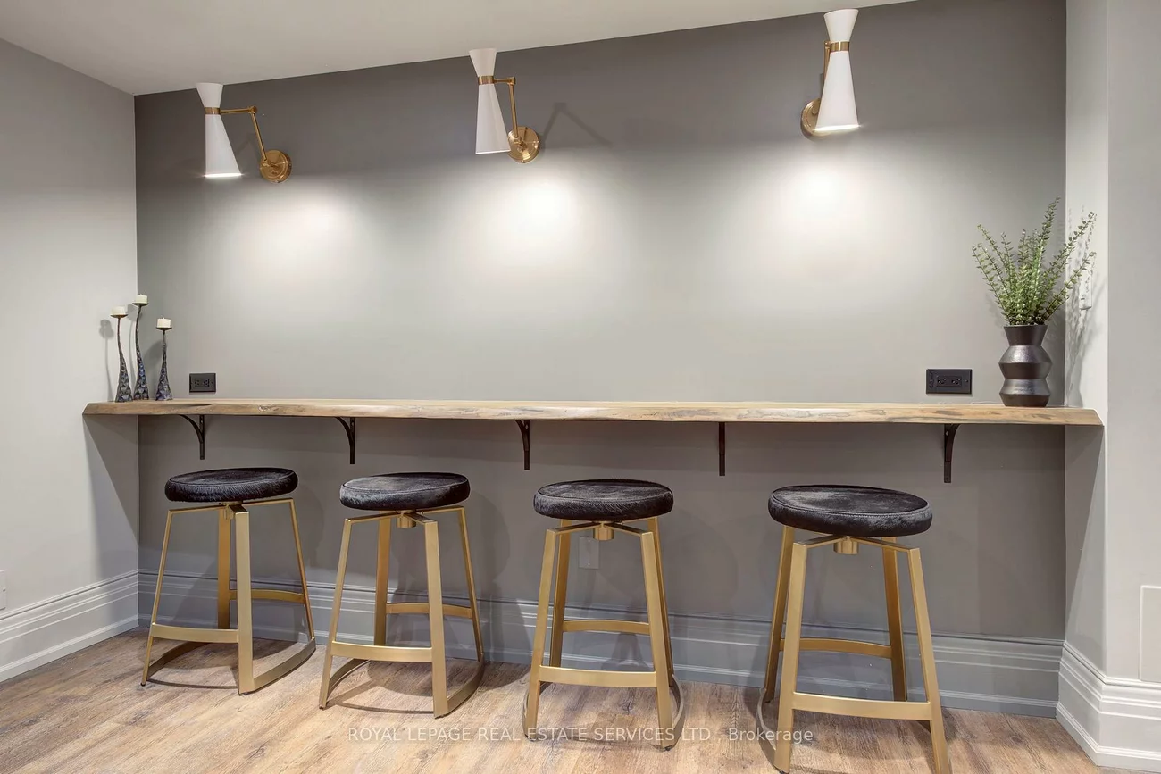 461, Copeland, 1011 - MO Morrison, Oakville